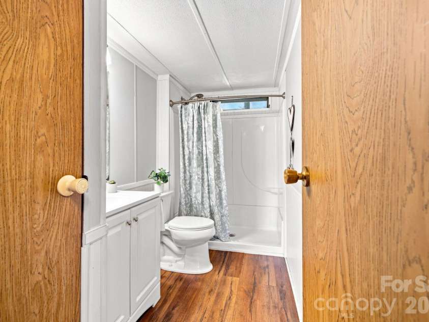 3411 Yount Road, Newton, NC 28658.  MLS# CAR4413321, YatesRealty ID 43682. Hall bath