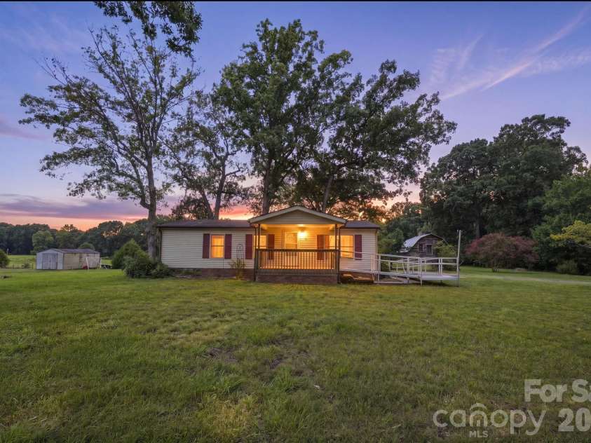 3411 Yount Road, Newton, NC 28658.  MLS# CAR4413321, YatesRealty ID 43682. Welcome home!