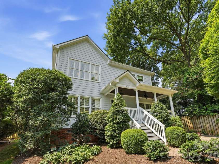 2013 Victorian Place, Charlotte, NC 28203.  MLS# CAR4408968, YatesRealty ID 43684. 