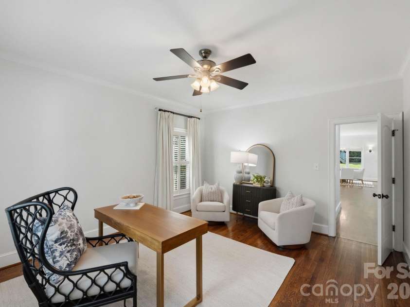 2013 Victorian Place, Charlotte, NC 28203.  MLS# CAR4408968, YatesRealty ID 43684. 