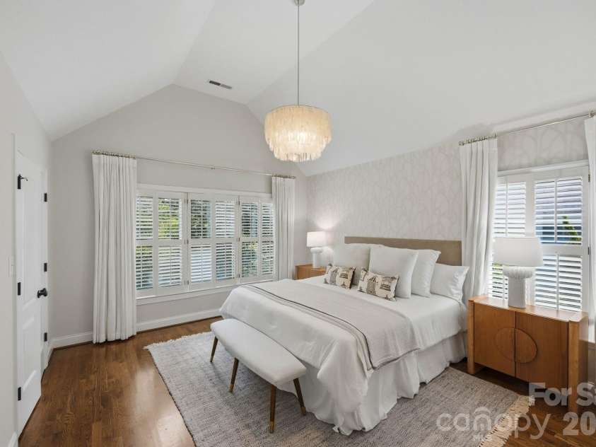 2013 Victorian Place, Charlotte, NC 28203.  MLS# CAR4408968, YatesRealty ID 43684. 