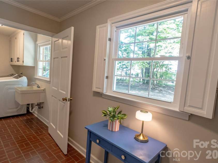 2312 Belmont Drive, Reidsville, NC 27320.  MLS# CAR4413995, YatesRealty ID 43686. 