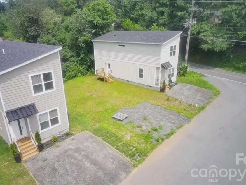 4 & 10 Wyndom Lane, Asheville, NC 28805.  MLS# CAR4413553, YatesRealty ID 43687. 