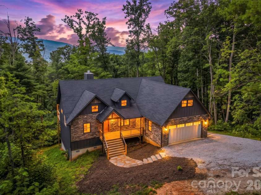 44 Valley View Drive, Marion, NC 28752.  MLS# CAR4413930, YatesRealty ID 43692. 