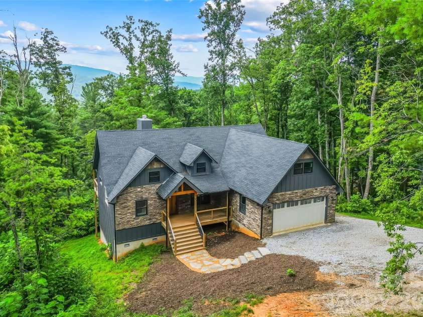 44 Valley View Drive, Marion, NC 28752.  MLS# CAR4413930, YatesRealty ID 43692. 
