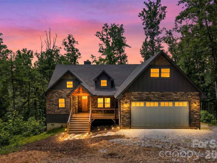 44 Valley View Drive, Marion, NC 28752.  MLS# CAR4413930, YatesRealty ID 43692. 
