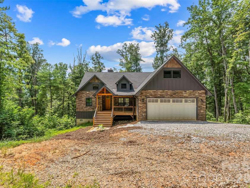44 Valley View Drive, Marion, NC 28752.  MLS# CAR4413930, YatesRealty ID 43692. 