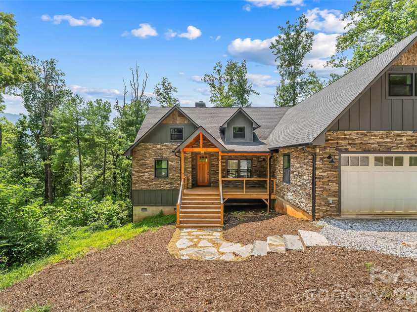 44 Valley View Drive, Marion, NC 28752.  MLS# CAR4413930, YatesRealty ID 43692. 