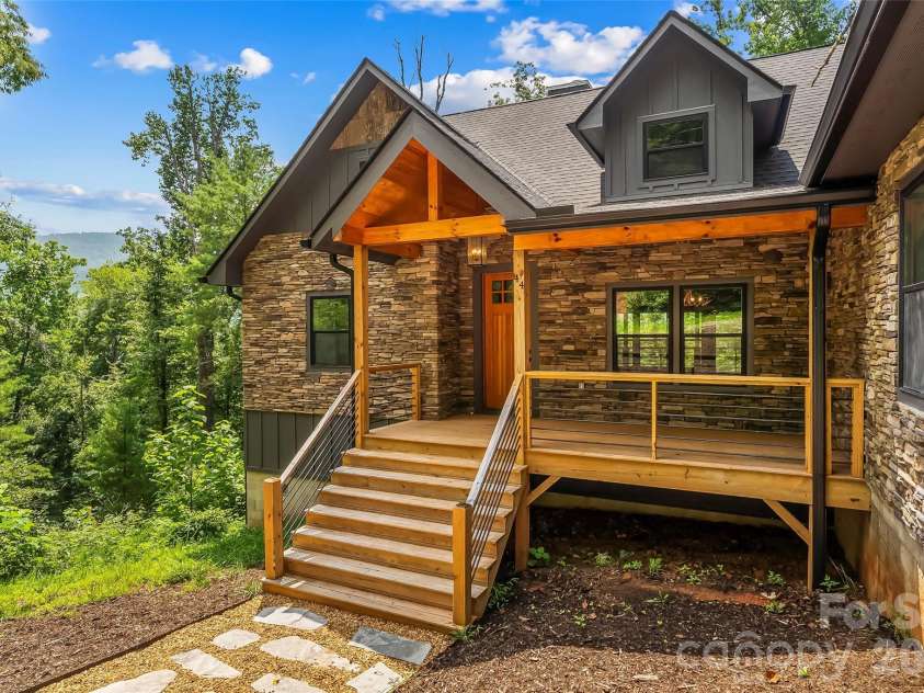 44 Valley View Drive, Marion, NC 28752.  MLS# CAR4413930, YatesRealty ID 43692. 