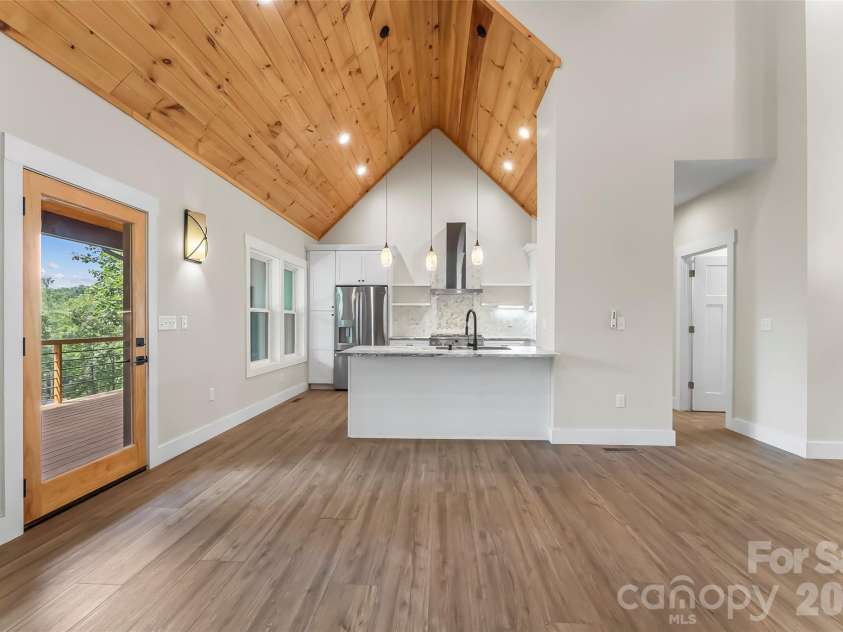 44 Valley View Drive, Marion, NC 28752.  MLS# CAR4413930, YatesRealty ID 43692. 
