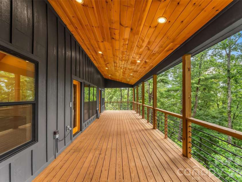 44 Valley View Drive, Marion, NC 28752.  MLS# CAR4413930, YatesRealty ID 43692. 