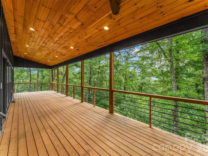 44 Valley View Drive, Marion, NC 28752.  MLS# CAR4413930, YatesRealty ID 43692. 