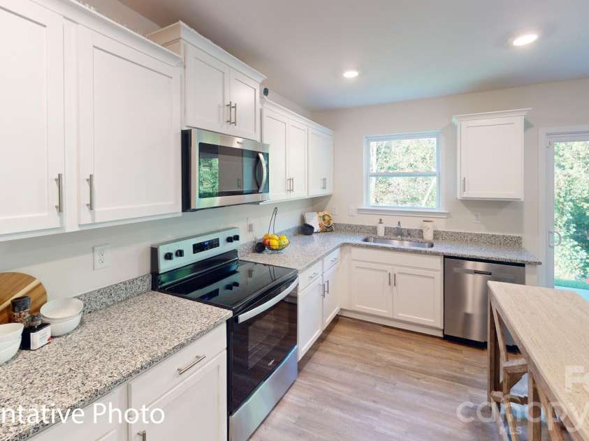 2808 Frances View Lane, Lincolnton, NC 28092.  MLS# CAR4414089, YatesRealty ID 43696. 