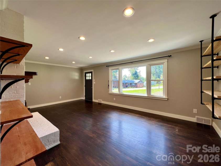 3 Mount Royal Drive, Arden, NC 28704.  MLS# CAR4413599, YatesRealty ID 43699. 