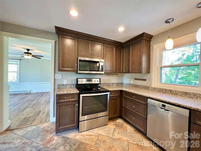 3 Mount Royal Drive, Arden, NC 28704.  MLS# CAR4413599, YatesRealty ID 43699. 