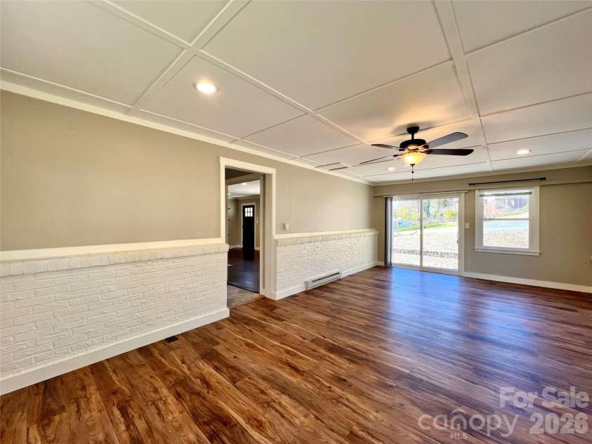 3 Mount Royal Drive, Arden, NC 28704.  MLS# CAR4413599, YatesRealty ID 43699. 