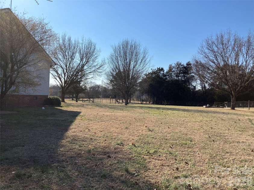 13215 Pine Bluff Road, Midland, NC 28107.  MLS# CAR4345295, YatesRealty ID 4370. 