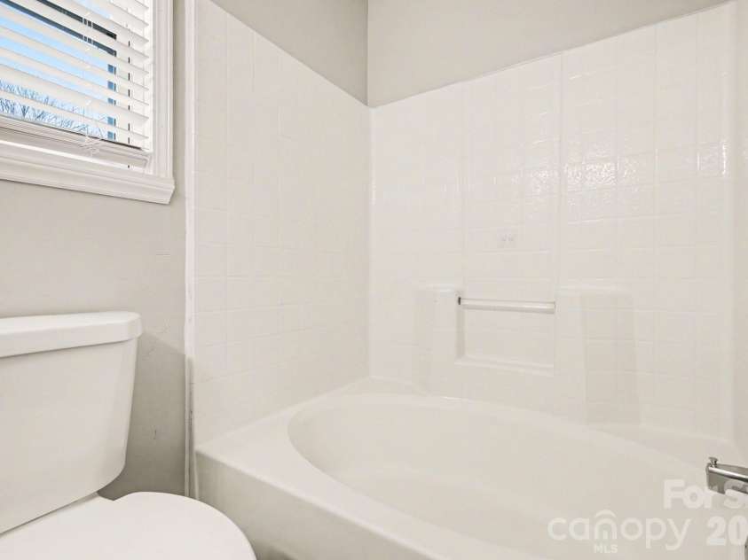6027 Running Deer Road, Charlotte, NC 28214.  MLS# CAR4352377, YatesRealty ID 4370. 