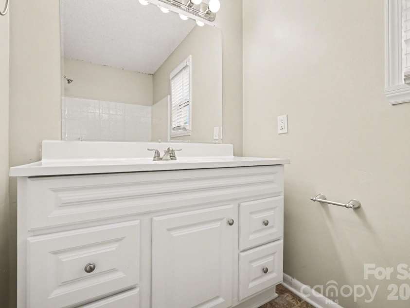 6027 Running Deer Road, Charlotte, NC 28214.  MLS# CAR4352377, YatesRealty ID 4370. 