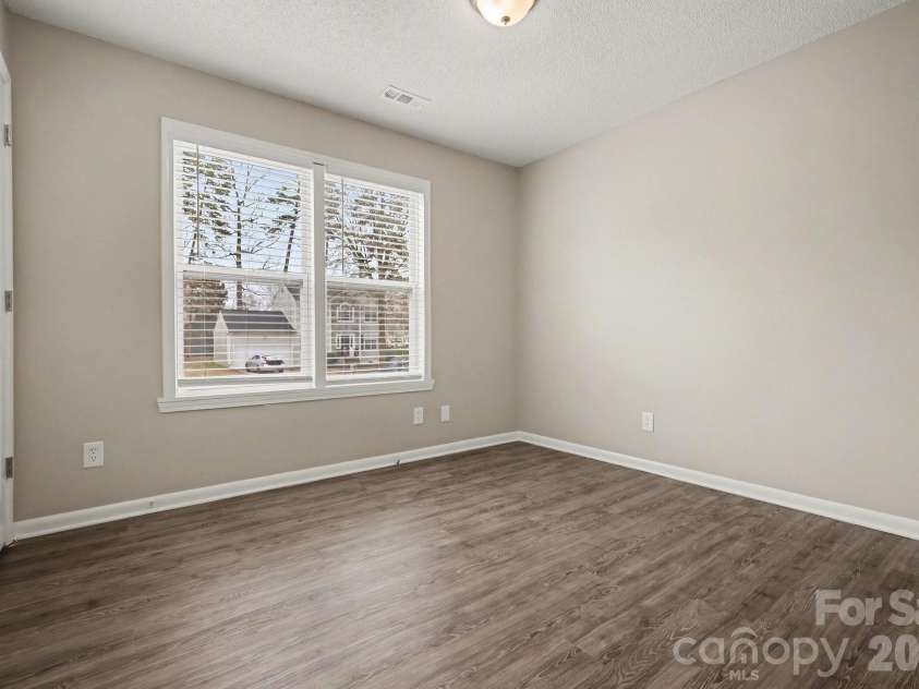 6027 Running Deer Road, Charlotte, NC 28214.  MLS# CAR4352377, YatesRealty ID 4370. 