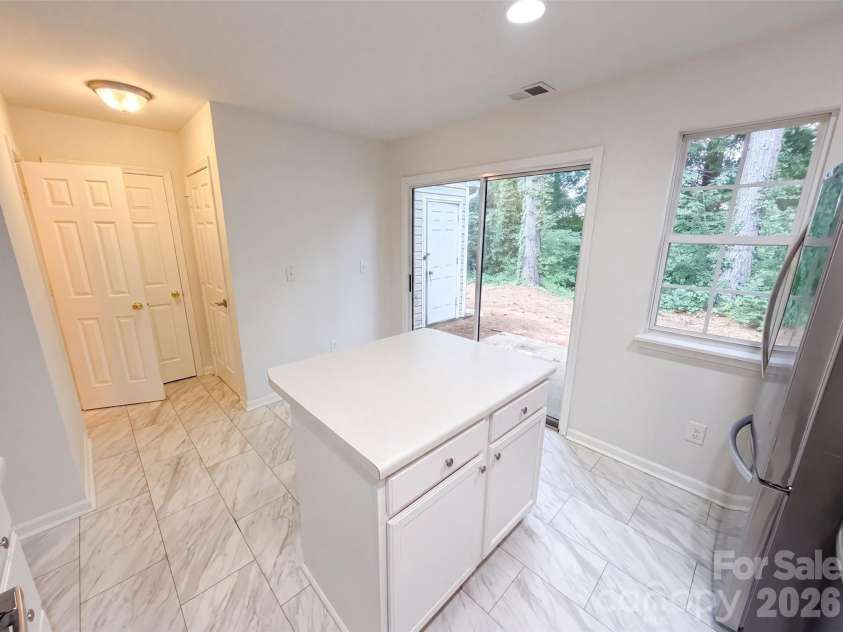 4165 Birch Leaf Court, Charlotte, NC 28215.  MLS# CAR4414130, YatesRealty ID 43700. 