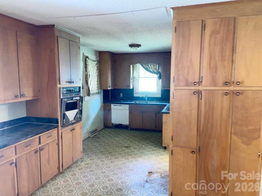 213 Wiley Avenue, York, SC 29745.  MLS# CAR4414129, YatesRealty ID 43701. 