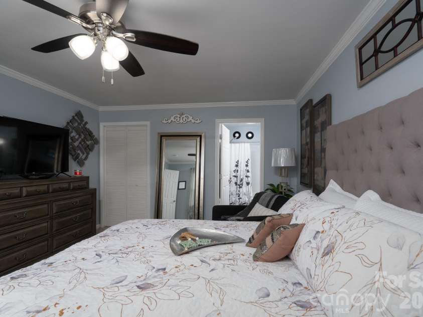 109 Stroupe Road, Gastonia, NC 28056.  MLS# CAR4407792, YatesRealty ID 43703. 