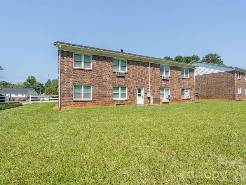 109 Stroupe Road, Gastonia, NC 28056.  MLS# CAR4407792, YatesRealty ID 43703. 
