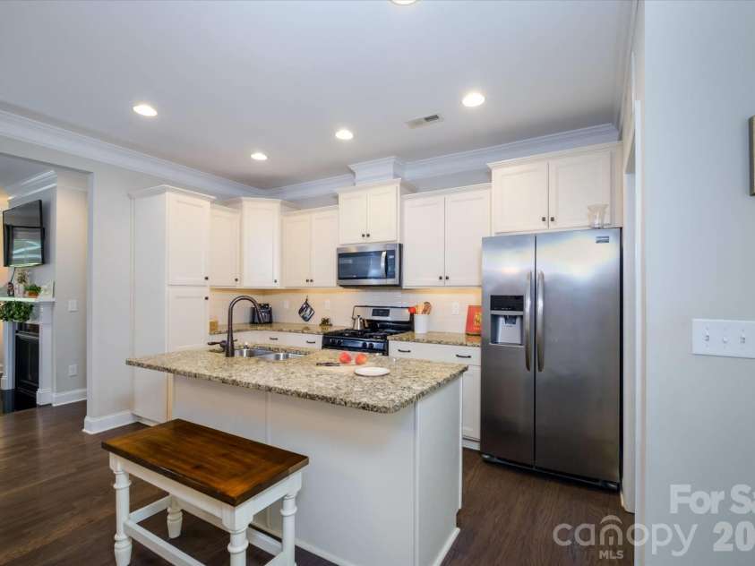 4185 La Crema Drive, Charlotte, NC 28214.  MLS# CAR4413064, YatesRealty ID 43706. 