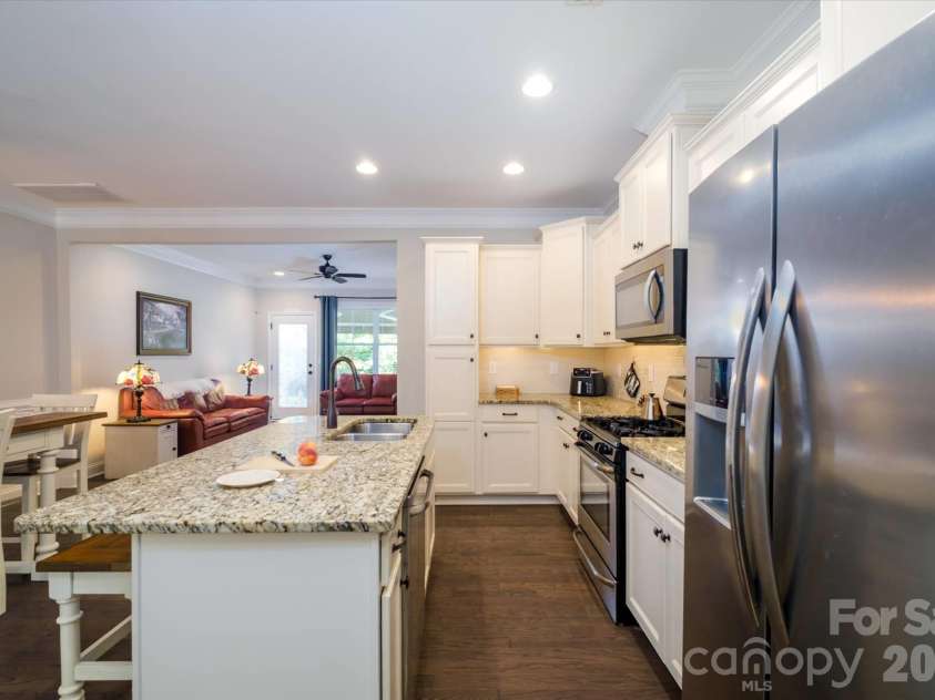 4185 La Crema Drive, Charlotte, NC 28214.  MLS# CAR4413064, YatesRealty ID 43706. 