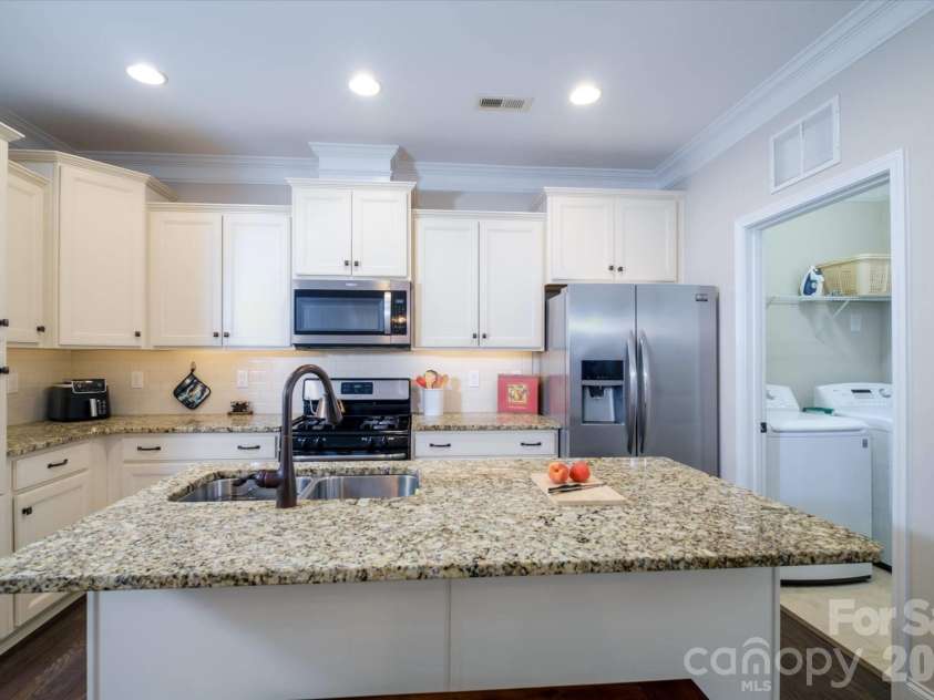 4185 La Crema Drive, Charlotte, NC 28214.  MLS# CAR4413064, YatesRealty ID 43706. 