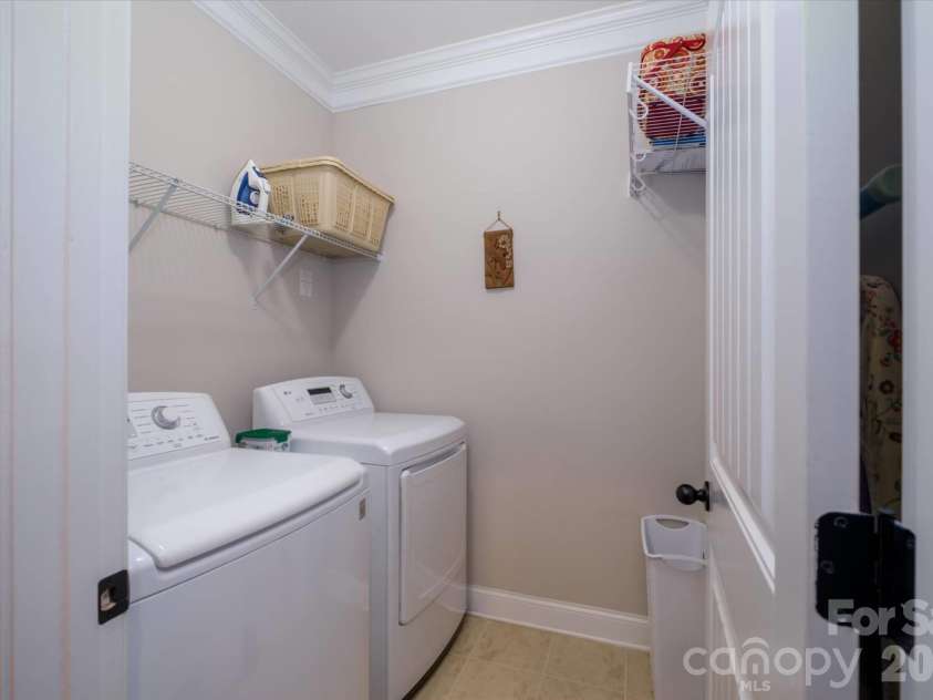 4185 La Crema Drive, Charlotte, NC 28214.  MLS# CAR4413064, YatesRealty ID 43706. 