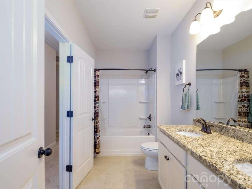 4185 La Crema Drive, Charlotte, NC 28214.  MLS# CAR4413064, YatesRealty ID 43706. 