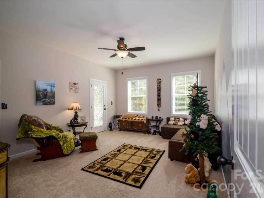4185 La Crema Drive, Charlotte, NC 28214.  MLS# CAR4413064, YatesRealty ID 43706. 