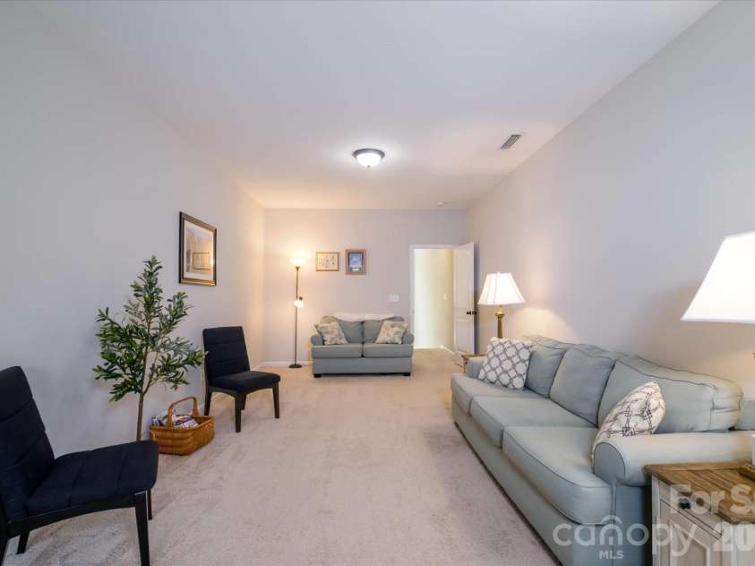 4185 La Crema Drive, Charlotte, NC 28214.  MLS# CAR4413064, YatesRealty ID 43706. 