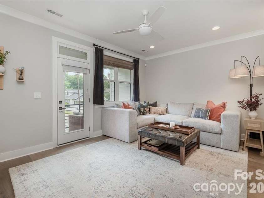 1150 36th Street, Charlotte, NC 28205.  MLS# CAR4345446, YatesRealty ID 4371. 