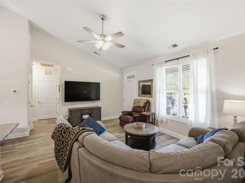 3177 Yosemite Drive, Gastonia, NC 28056.  MLS# CAR4413980, YatesRealty ID 43710. 