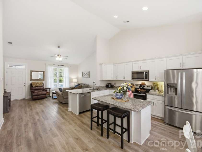3177 Yosemite Drive, Gastonia, NC 28056.  MLS# CAR4413980, YatesRealty ID 43710. 
