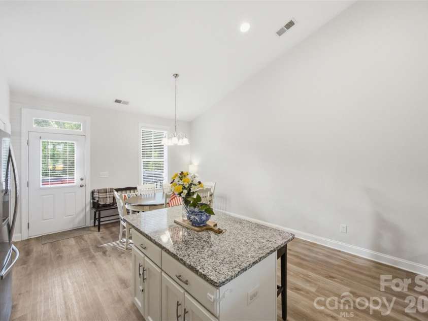 3177 Yosemite Drive, Gastonia, NC 28056.  MLS# CAR4413980, YatesRealty ID 43710. 