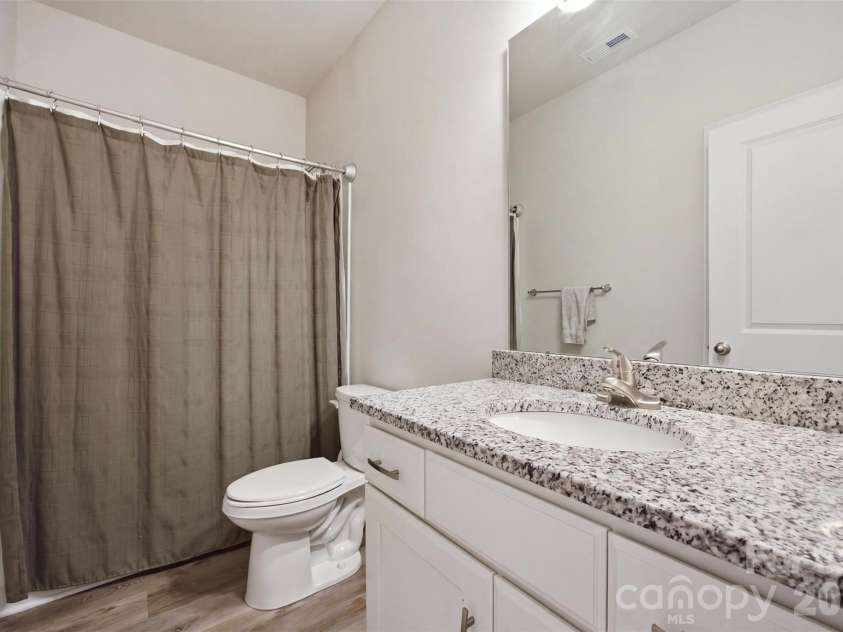 3177 Yosemite Drive, Gastonia, NC 28056.  MLS# CAR4413980, YatesRealty ID 43710. 