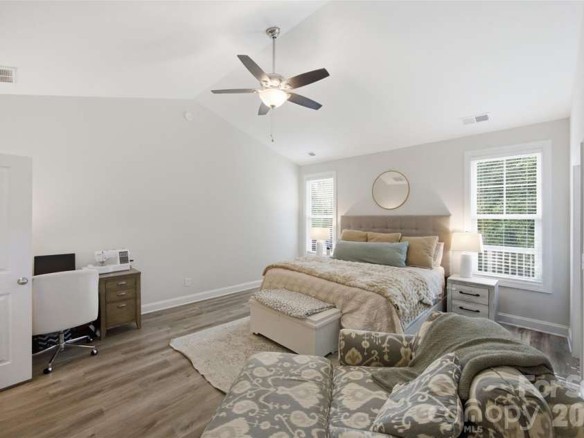 3177 Yosemite Drive, Gastonia, NC 28056.  MLS# CAR4413980, YatesRealty ID 43710. 