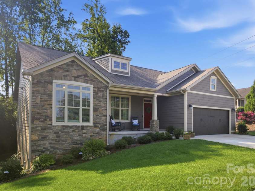 3177 Yosemite Drive, Gastonia, NC 28056.  MLS# CAR4413980, YatesRealty ID 43710. 