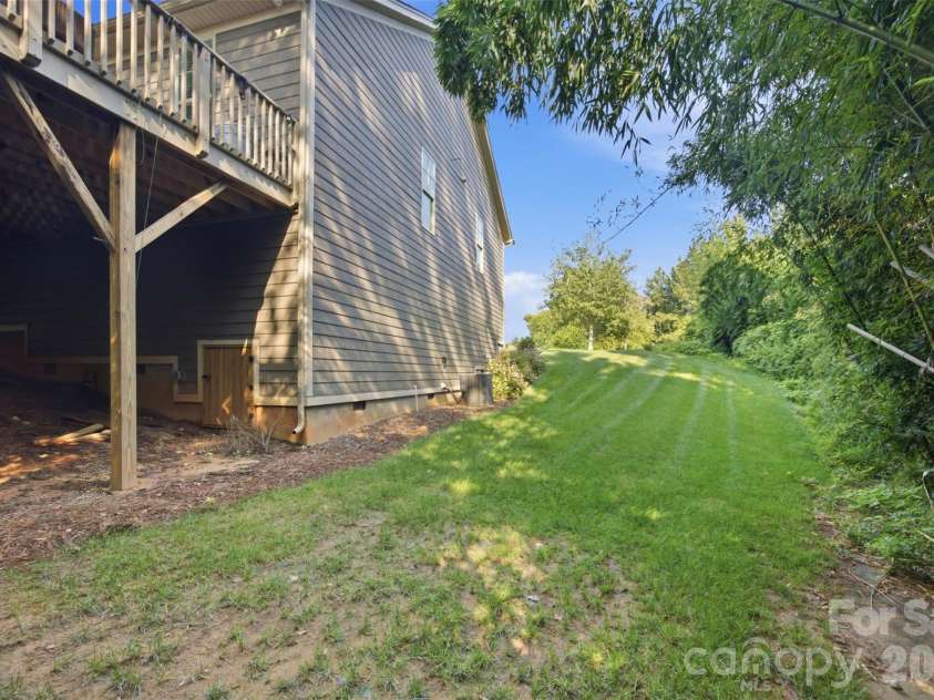3177 Yosemite Drive, Gastonia, NC 28056.  MLS# CAR4413980, YatesRealty ID 43710. 