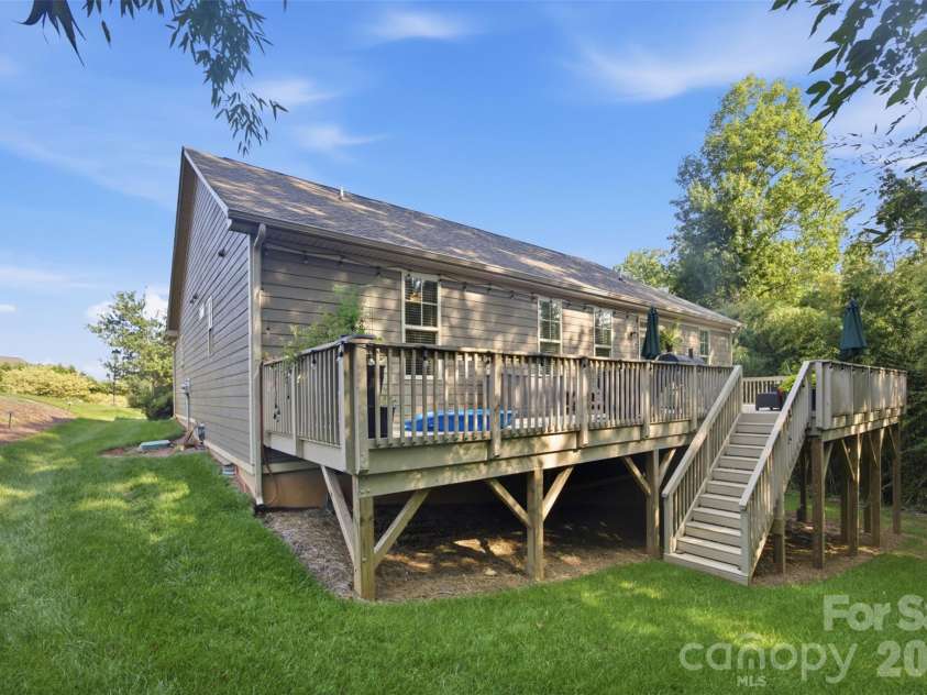 3177 Yosemite Drive, Gastonia, NC 28056.  MLS# CAR4413980, YatesRealty ID 43710. 