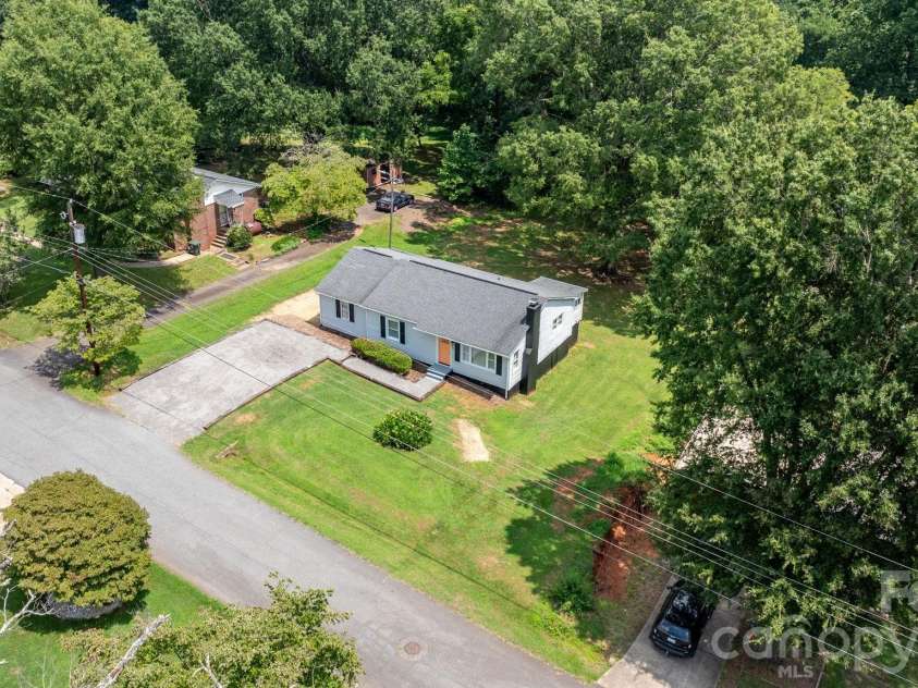 12 Ruth Avenue, Newton, NC 28658.  MLS# CAR4414166, YatesRealty ID 43712. 