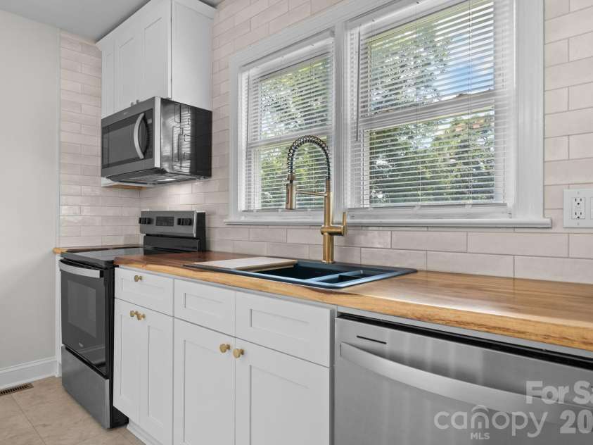 12 Ruth Avenue, Newton, NC 28658.  MLS# CAR4414166, YatesRealty ID 43712. Kitchen