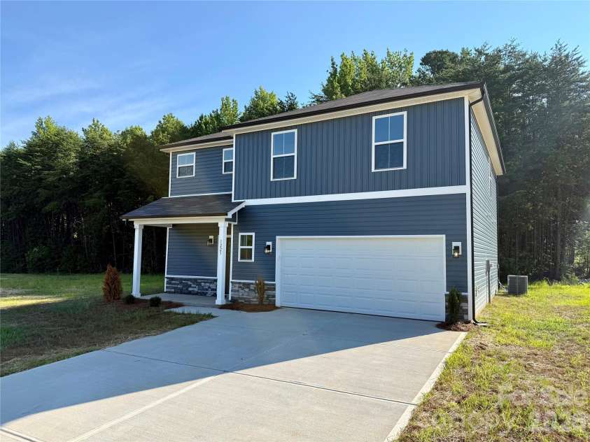 1575 Solitude Court, Kannapolis, NC 28081.  MLS# CAR4414115, YatesRealty ID 43713. 