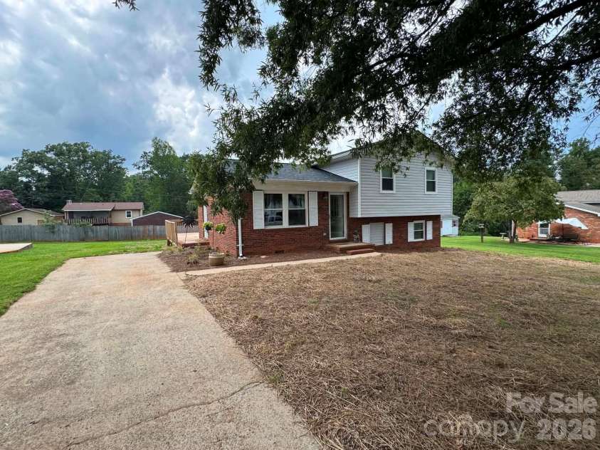 115 Robert Drive, State Road, NC 28676.  MLS# CAR4414175, YatesRealty ID 43715. 