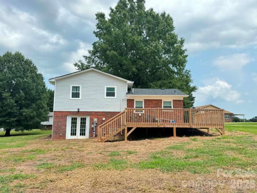 115 Robert Drive, State Road, NC 28676.  MLS# CAR4414175, YatesRealty ID 43715. 