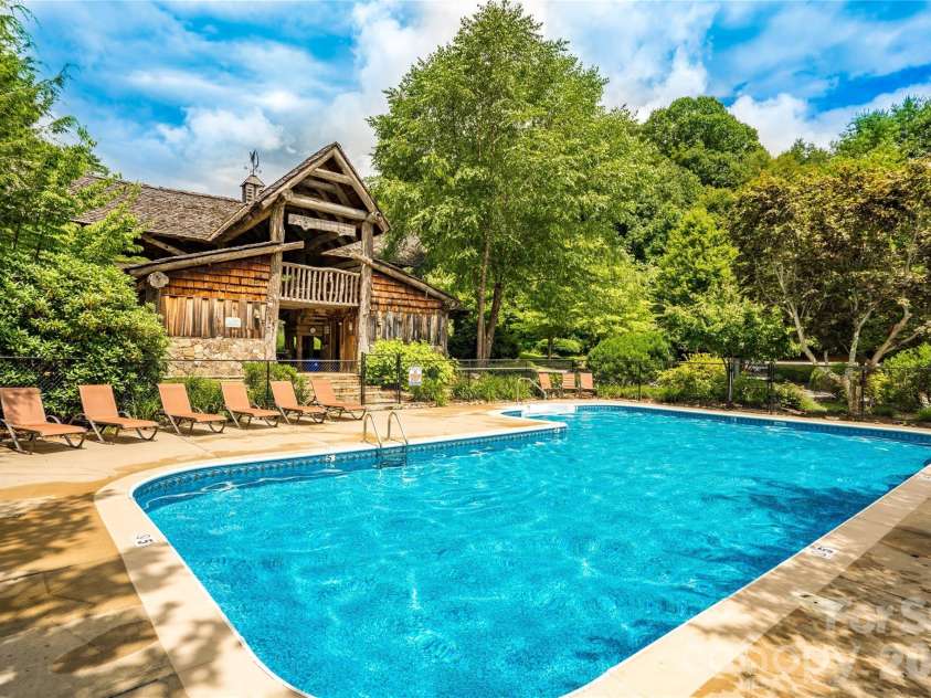 54 Hamlin Lane, Mars Hill, NC 28754.  MLS# CAR4413783, YatesRealty ID 43718. VC Seasonal Pool